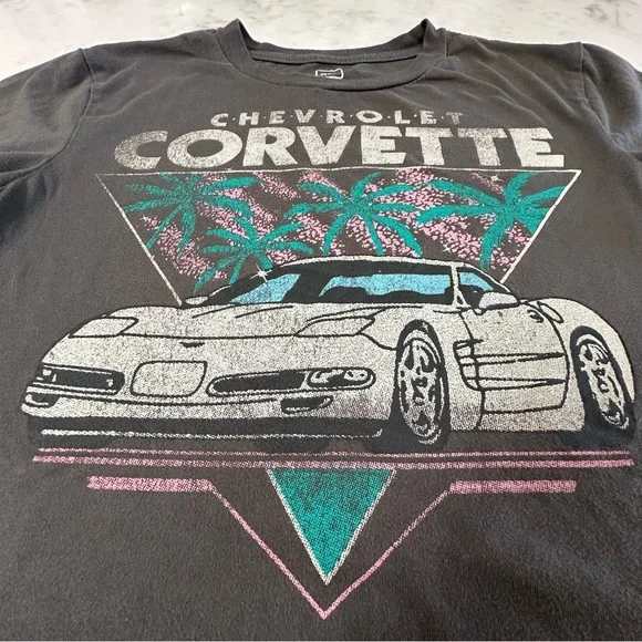 Chevrolet Corvette Graphic Crop Tee - Gray. Size XS - Picture 4 of 9